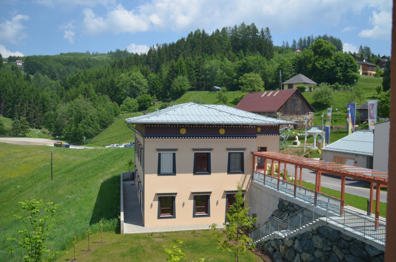 JUFA Hotel Knappenberg Ober-Gossen Zimmer foto